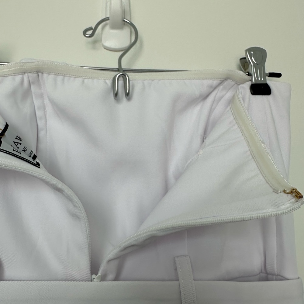 NWT Runaway the Label White Loxana Jumpsuit with Gold Belt - Size XS - Picture 13 of 14